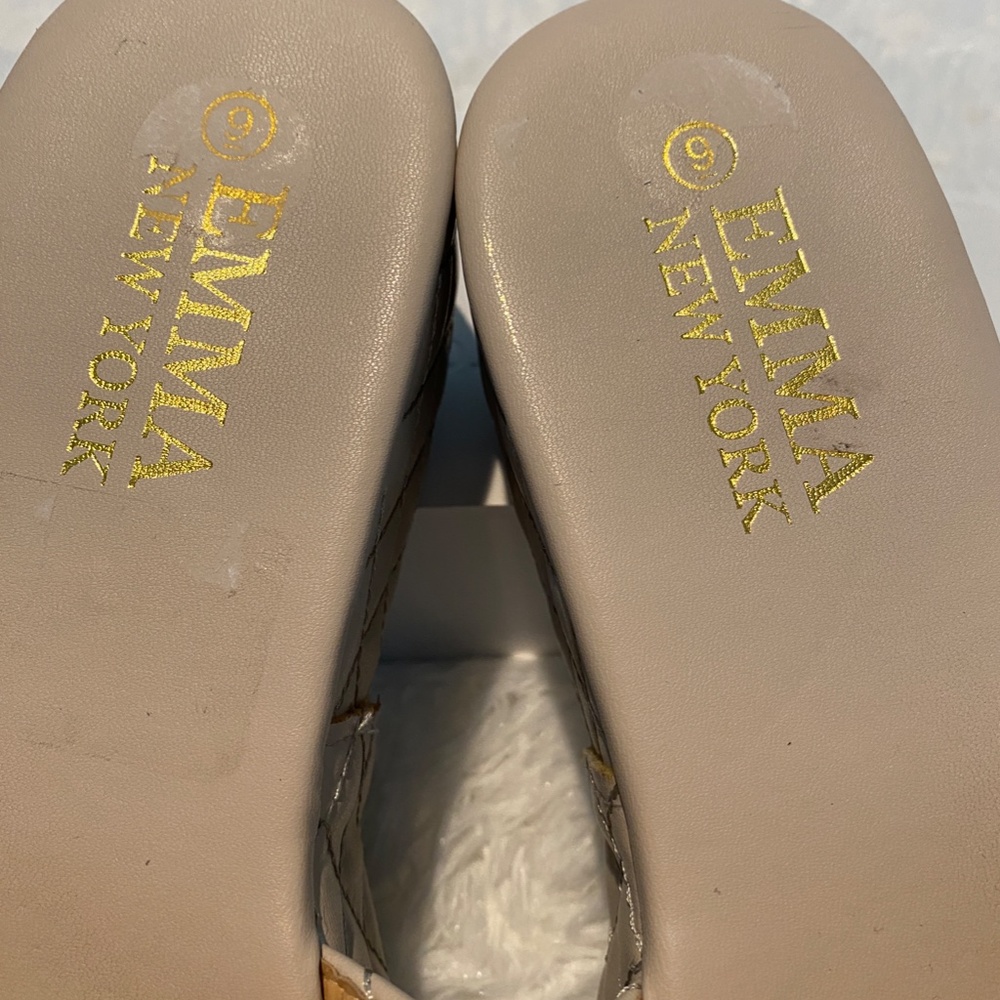 New Condition Emma New York Slides - Picture 2 of 6